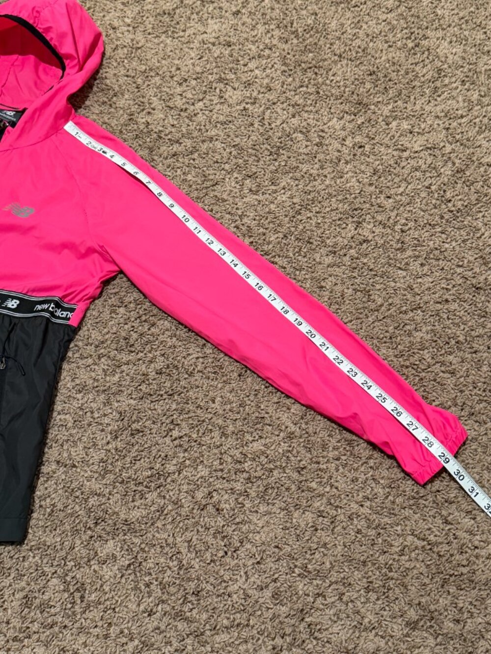 NB New Balance Pink & Black Colorblock Hooded Pullover Windbreaker Size Medium - Picture 10 of 12